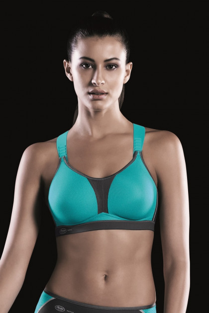 Functional maximum support non-wired sports bra with cross straps on the back