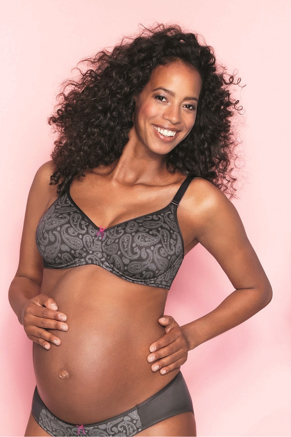 Soft underwired pregnancy bra with seamless cups made of fine