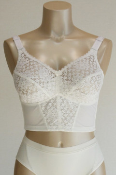 Practical lacy bustier with soft adjustable straps