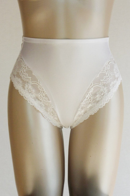 Beautiful slip made of soft lycra that flatters the belly