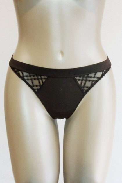 Elegant thong with lace on the front