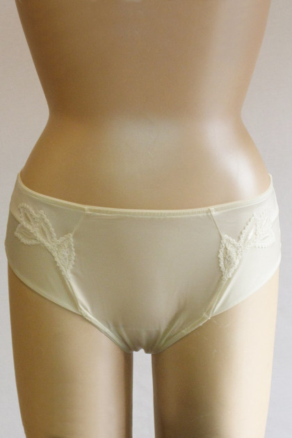 Comfortable slip that fits properly and does not show through clothing