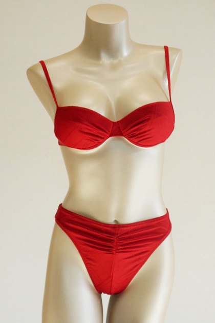 Μπικίνι με μπανέλες