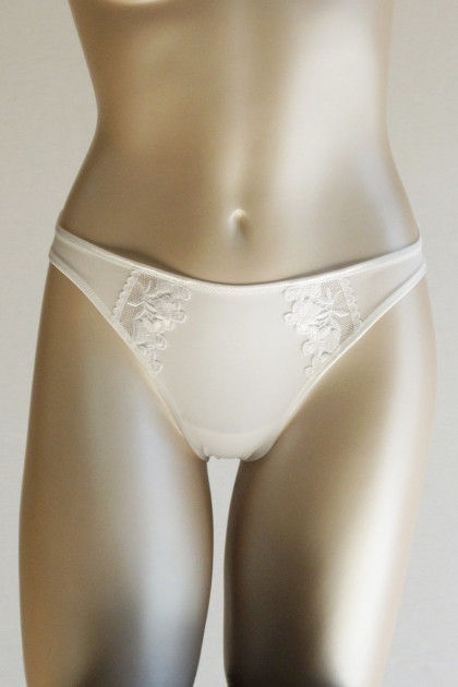 Comfortable slip with a good fit on the body