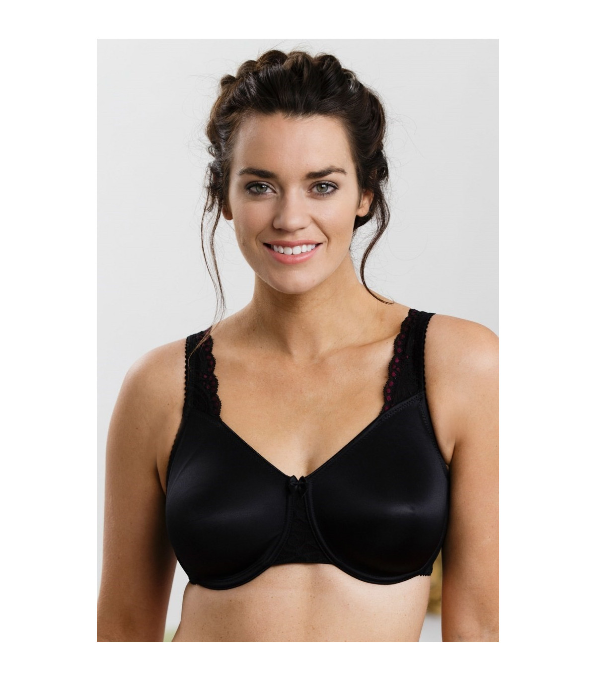 Elastic, reinforced, underwired minimizer bra with lace on the back