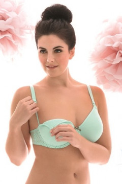 Comfortable nursing bra with soft underwire. With pre-formed seamless cups.