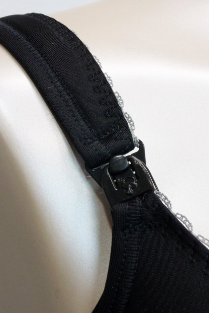 Κομψό σουτιέν θηλασμού με μπανέλες και διακριτική δαντέλα