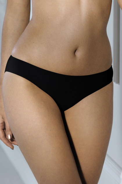 Everyday, comfortable seamless slip with elasticity