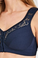 Cotton rich lace non-wired, front-closure bra