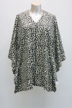 Velvet poncho in leopard design