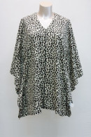Velvet poncho in leopard design