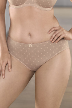 Soft slip that does not press the belly and thighs in a romantic design