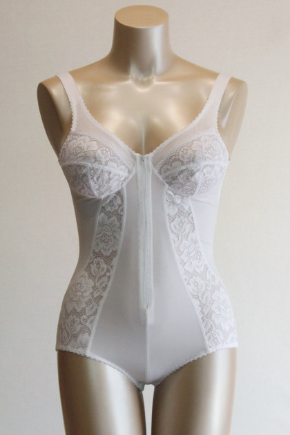 Practical body with zipper on the front