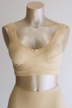 Non-wired bra with wide straps