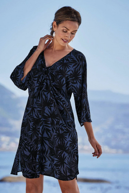 Kομψό φόρεμα με μανίκια 3/4. Ανθεκτικό από υψηλής ποιότητας ύφασμα