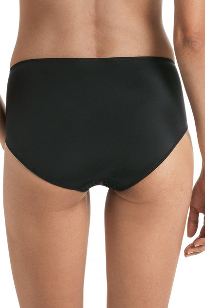 High-waist, comfortable slip that perfectly covers the belly and sides without squeezing