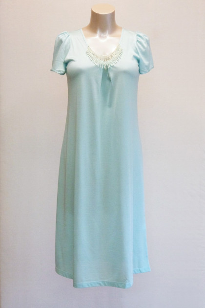 Αριστοκρατικό νυχτικό μακρύ με κοντό μανίκι. Καλύπτει και τις εύσωμες σιλουέτες