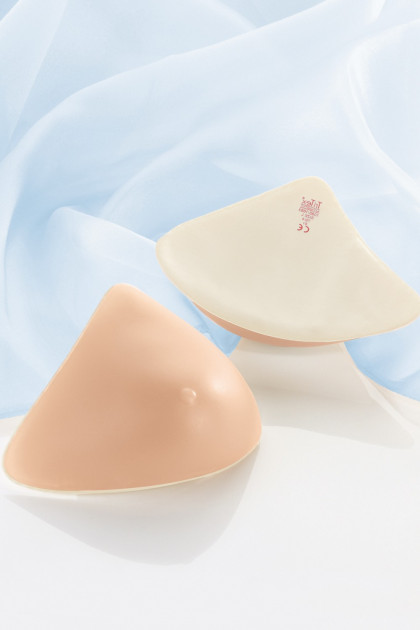 Ασύμμετρη, ελαφριά πρόθεση σιλικόνης  έως και 25% λιγότερο βάρος. Για το αριστερό μέρος