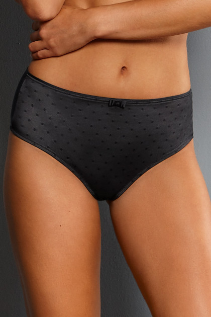 High-waist slip made of soft fabric that hugs the body