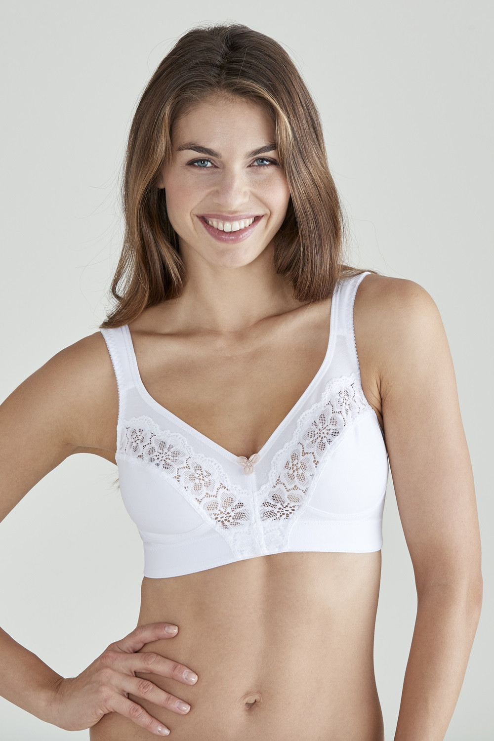 Faithful soft non-wired bra with lace