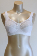 Soft nonwired bra with lace and tulle on neckline