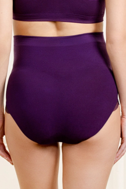 High-waist pregnancy slip without seams. With lace on the sides