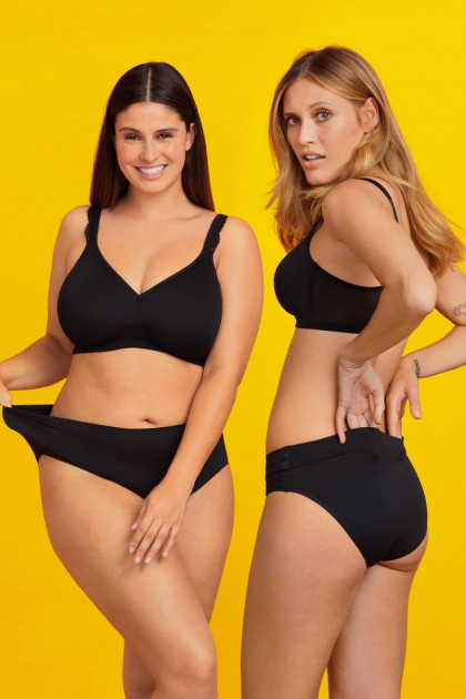 Ψηλόμεσο σλιπ χωρίς ραφές. Από ελαστικό ύφασμα. Δεν διαγράφει