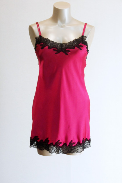 Σατέν νυχτικό με ρυθμιζόμενες τιράντες. Για γυναίκες με καμπύλες έως 5XL