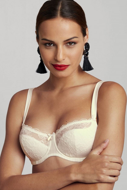 Delicate underwired balconette bra with preformed padded cups