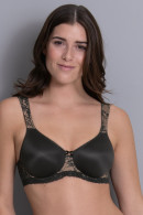 Elegant underwired bra with double preformed cups