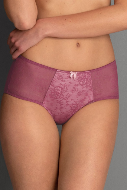 Romantic high-waisted slip made of durable lace and microfiber fabric