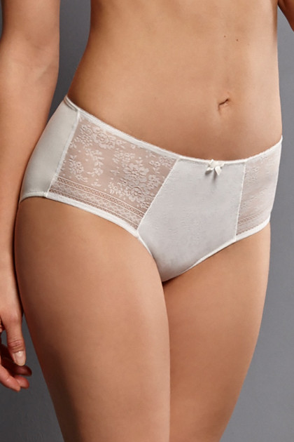 Romantic high-waisted slip made of durable lace and microfiber fabric